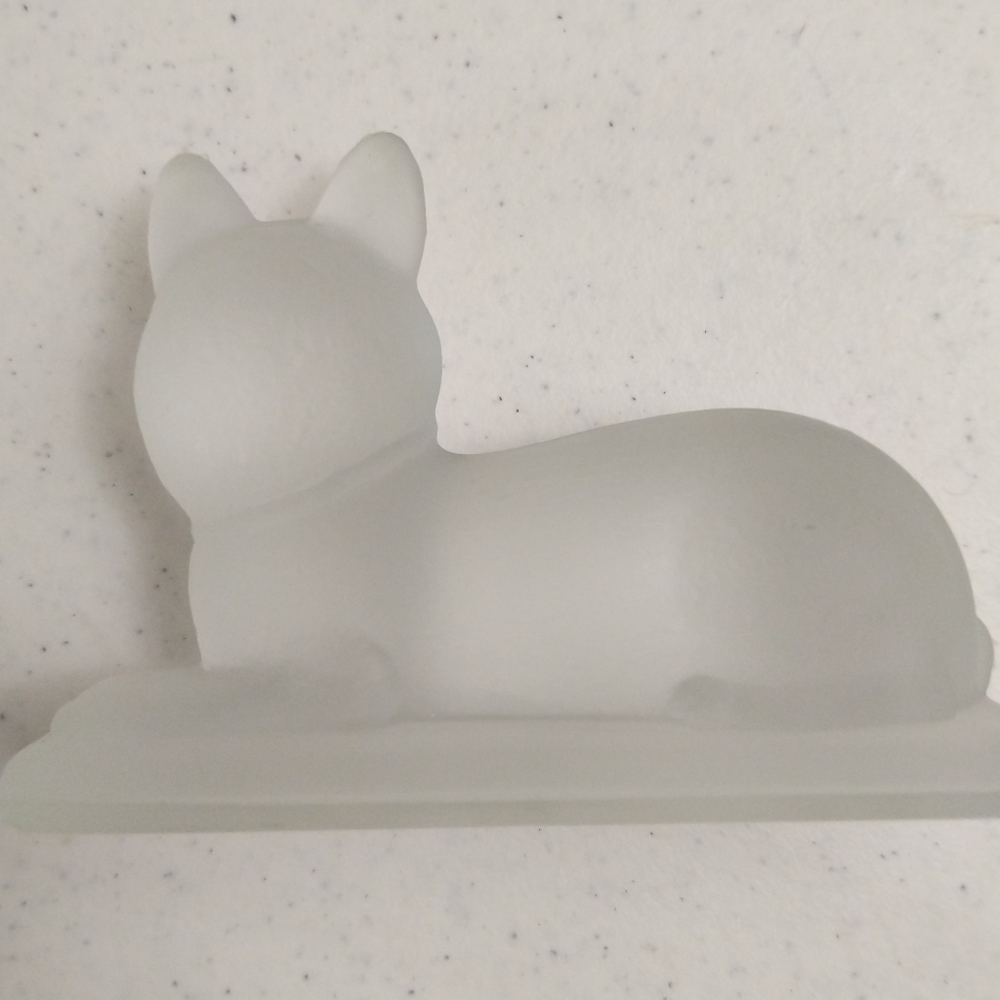 Cat Figurine Opaque Crystal Glass Paperweight 4" - Picture 8 of 8